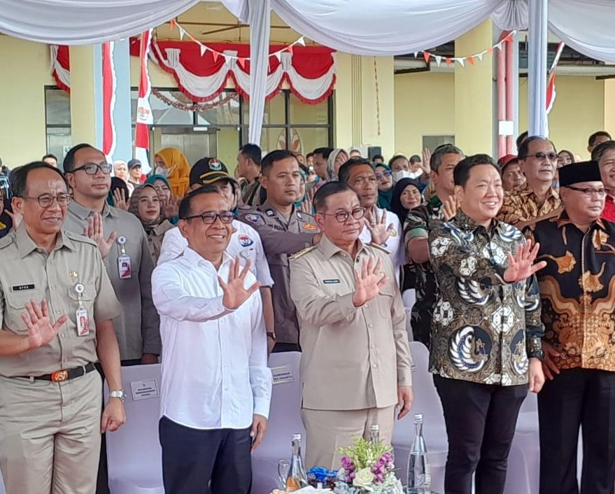 Pratikno dan Pramono Anung <b>(NTVNews.id/ Adiansyah)</b>