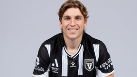 Nama Luke Anthony Vickery tengah menjadi perhatian publik sepak bola Tanah Air setelah masuk dalam daftar calon pemain naturalisasi Timnas Indonesia.