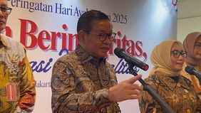 Gubernur DKI Jakarta, Pramono Anung menegaskan instruksi tegas kepada Satpol PP untuk mencopot seluruh bendera partai politik yang dipasang sembarangan di fasilitas umum, khususnya di pinggir jalan ibu kota.