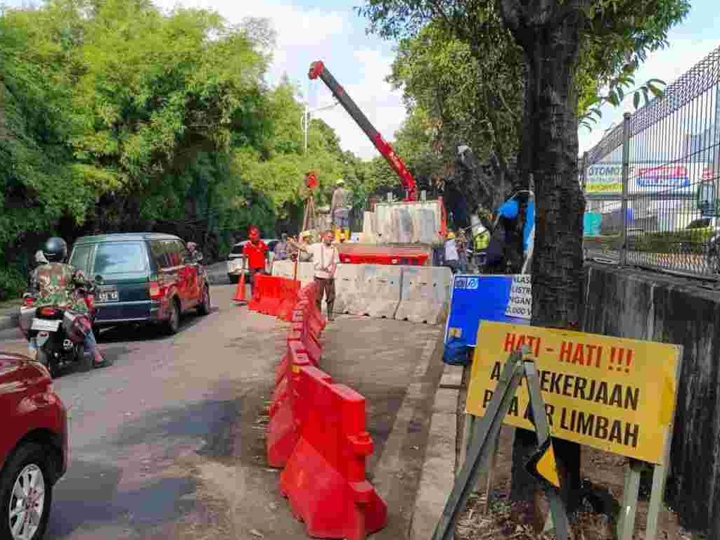 Perbaikan Pipa Limbah di TB Simatupang Rampung, Lalu Lintas Depan Cibis Kembali Lancar <b>(Humas Pemprov DKI)</b>