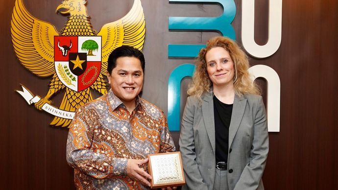 Menteri Badan Usaha Milik Negara (BUMN) Erick Thohir bertemu deengan VP of Global Public Policy TikTok Helena Lersch.