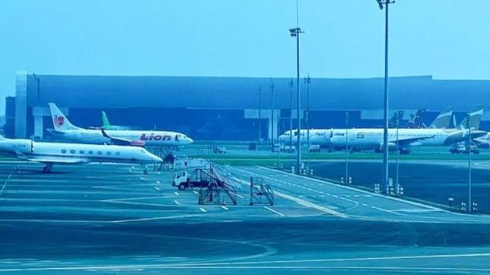 Sejumlah pesawat terparkir di Bandar Udara Internasional Soekarno-Hatta (CGK