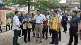 Menteri Koordinator Bidang Infrastruktur dan Pembangunan Kewilayahan, Agus Harimurti Yudhoyono (AHY), meninjau langsung kesiapan Sekolah Rakyat di Sentra Antasena, Kabupaten Magelang, Jawa Tengah, yang mulai beroperasi 14 Juli 2025.