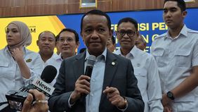 Menteri Energi dan Sumber Daya Mineral (ESDM) Bahlil Lahadalia merespons terkait harga LPG non subsidi 5 kg dan LPG 12 kg naik. 
