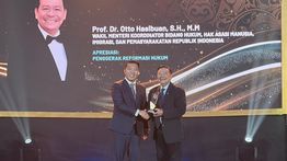 Otto Hasibuan Raih Penghargaan Anugerah Bakti Nusantara 2025 Sebagai Penggerak Reformasi Hukum