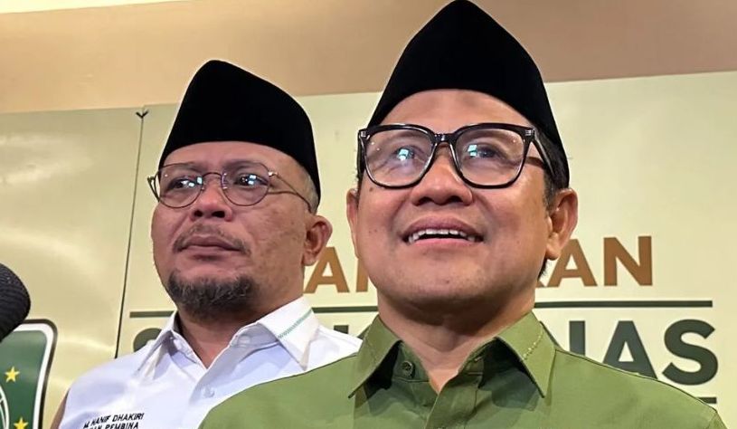 Menteri Tenaga Kerja dan Transmigrasi periode 2009&ndash;2014 Abdul Muhaimin Iskandar alias Cak Imin (kanan) dan Menteri Ketenagakerjaan periode 2014-2019 Hanif Dhakiri (kiri) 