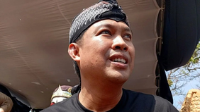 Komisi Pemberantasan Korupsi (KPK) melakukan operasi tangkap tangan (OTT) terhadap Bupati Cilacap, Syamsul Auliya Rachman, pada Jumat, 13 Maret 2026.