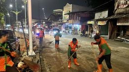 18,72 Ton Sampah Diangkut usai Demo di DPR
