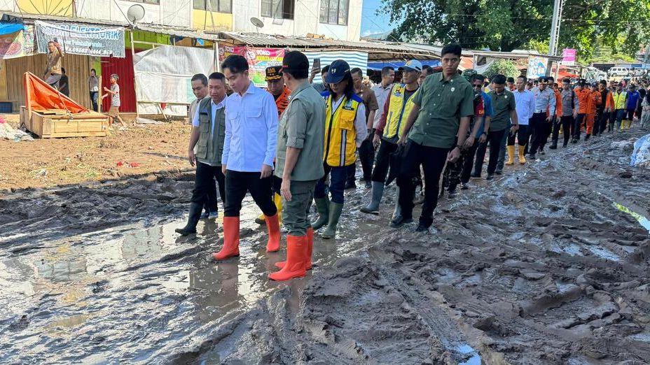 Wakil Presiden (Wapres) Gibran Rakabuming mengunjungi lokasi bencana di Pelabuhan Ratu, Sukabumi, pada Sabtu pagi 8 Maret 2025. 