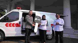 Pramono Terima Ambulans Listrik Pertama, Resmi Beroperasi di Jakarta