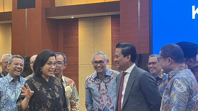 Menteri Keuangan (Menkeu) Sri Mulyani menyambut kedatangan Thomas Djiwandono sebagai Wakil Menteri Keuangan (Wamenkeu) II. (Ntvnews.id-Muslimin Trisyuliono)