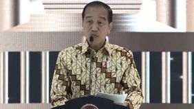 Presiden Joko Widodo (Jokowi) kembali melontarkan kritik kepada pimpinan pusat maupun daerah karena maslah prosedur birokrasi yang dibuat ruwet.

