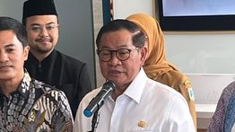 Buruh Demo di Balai Kota Tuntut UMP 2026, Pramono Tegaskan Pembahasan Upah di DKI Sudah Rampung