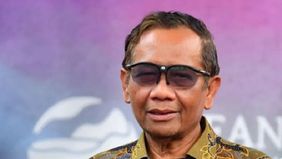 Mantan Menko Polhukam Mahfud MD membandingkan kasus dugaan gratifikasi anak bungsu Presiden Joko Widodo (Jokowi), Kaesang Pangarep, dengan kasus korupsi eks pejabat Kementerian Keuangan Rafael Alun.
