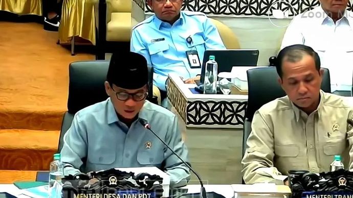 Tangkapan layar - Menteri Desa dan Pembangunan Daerah Tertinggal (Mendes PDT) Yandri Susanto menyampaikan paparan terkait realisasi anggaran Kemendes dalam Rapat Kerja bersama Komisi V DPR RI di Kompleks Parlemen, Jakarta