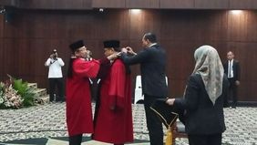 Mahkamah Konstitusi (MK) secara resmi memberhentikan dengan hormat Hakim Konstitusi Arief Hidayat yang memasuki masa pensiun melalui acara wisuda purnabakti di Gedung Sidang Pleno I Mahkamah Konstitusi, Jakarta, Rabu, 4 Februari 2026.