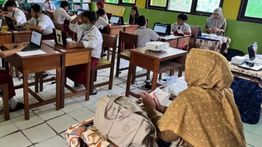 Cek Fakta: Kemendikbud Larang Guru Punya Barang Mewah