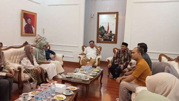 Para orang tua korban kekerasan dan penelantaran di Daycare Little Aresha audiensi dengan Wali Kota Yogyakarta Hasto Wardoyo di Rumah Dinas Wali Kota Yogyakarta, Minggu (26/4/2026) sore. ANTARA/Hery Sidik