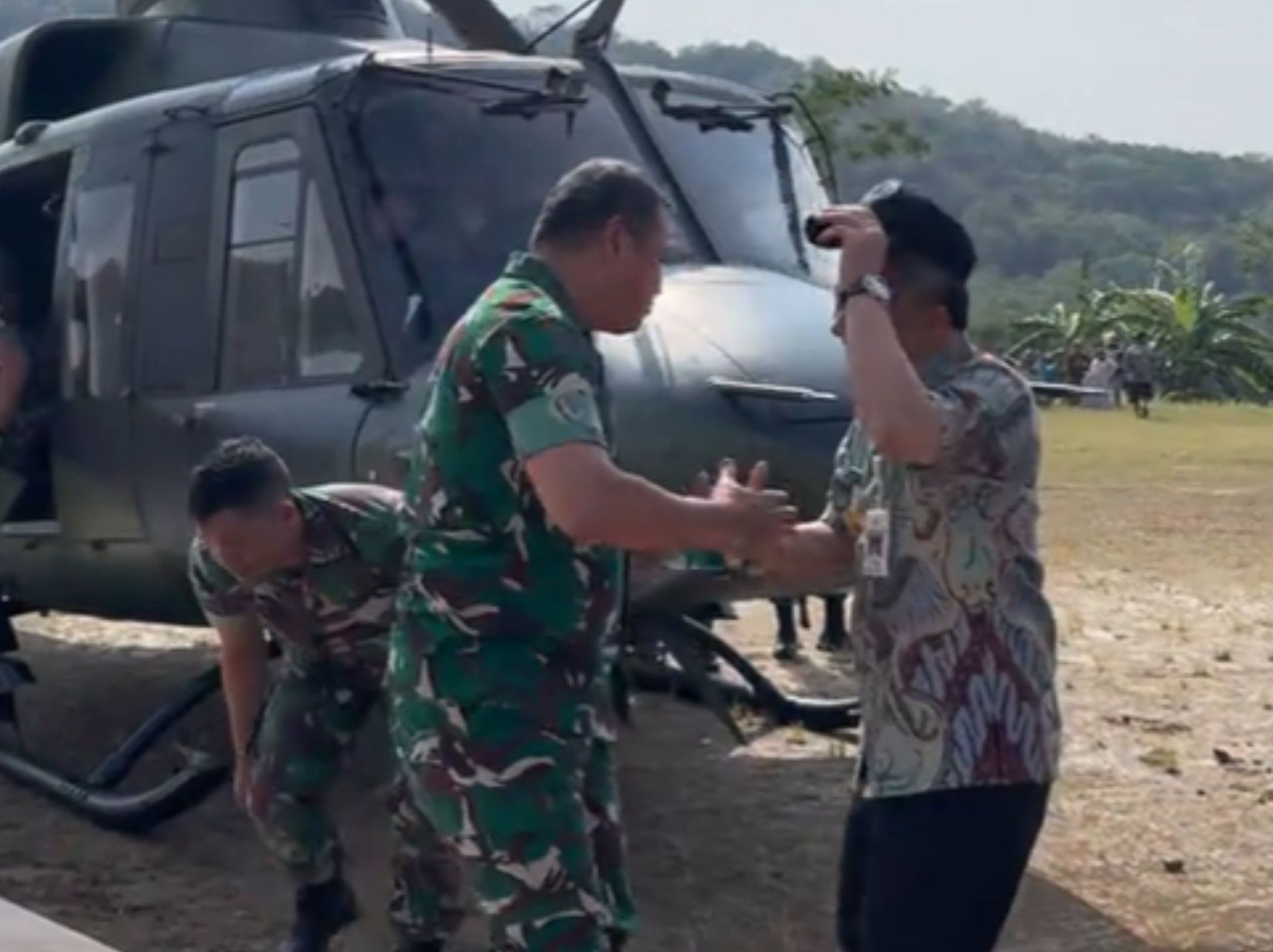 KSAD Jenderal TNI Maruli Simanjuntak dan Gubernur Jateng Ahmad Luthfi <b>(Tiktok @gubernurlutfhi)</b>