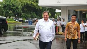 Menteri Koordinator Bidang Perekonomian (Menko Perekonomian) Airlangga Hartarto menyebut bahwa detail terkait pemberlakuan pajak pertambahan nilai (PPN) 12 persen dan paket kebijakan ekonomi akan diumumkan Senin depan.
