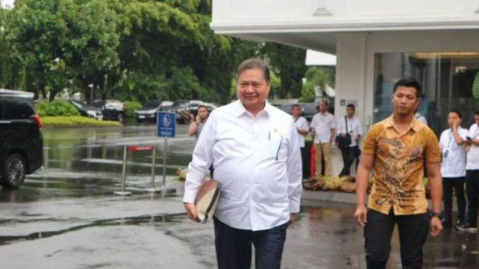 Menko Perekonomian Airlangga Hartarto di Istana Kepresidenan Jakarta, Senin (2/12/2024).