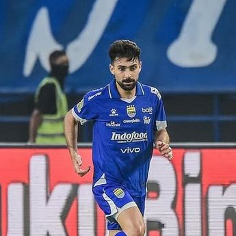 Duh! HP Pemain Persib Frans Putros Hilang saat Konvoi Kemenangan