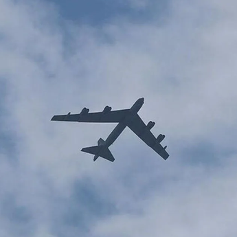 Pesawat Bomber B-52 Milik AS Jatuh di California, 8 Awak Diduga Tewas