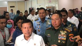Wakil Menteri Pertahanan M Herindra baru saja keluar dari kediaman presiden terpilih Prabowo Subianto di Jalan Kertanegara, Jakarta Selatan, Senin (14/10/2024).
