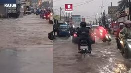 Hujan Deras Hingga Sore Ini, Jalan Mampang Depok Terendam Banjir