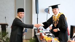 Mentrans Iftitah Raih Gelar Doktor Ilmu Politik, Disertasi Angkat Tema Pemilu 2024
