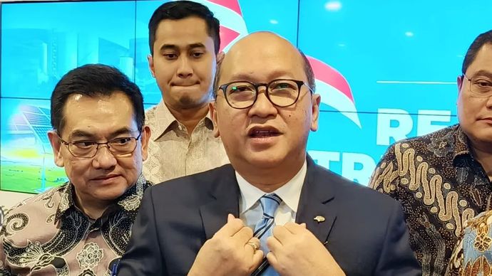 Menteri Investasi dan Hilirisasi/Kepala BKPM Rosan Roeslani usai konferensi pers capaian investasi triwulan III 2025 di Jakarta, Jumat (17/10/2025). 
