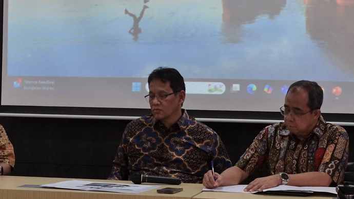 Menteri Keuangan (Menkeu) Purbaya Yudhi Sadewa menyampaikan bahwa tidak pernah memberikan arahan kepada Himpunan Bank Milik Negara (Himbara) untuk menaikkan suku bunga deposito valuta asing (valas) sebesar 4 persen. 