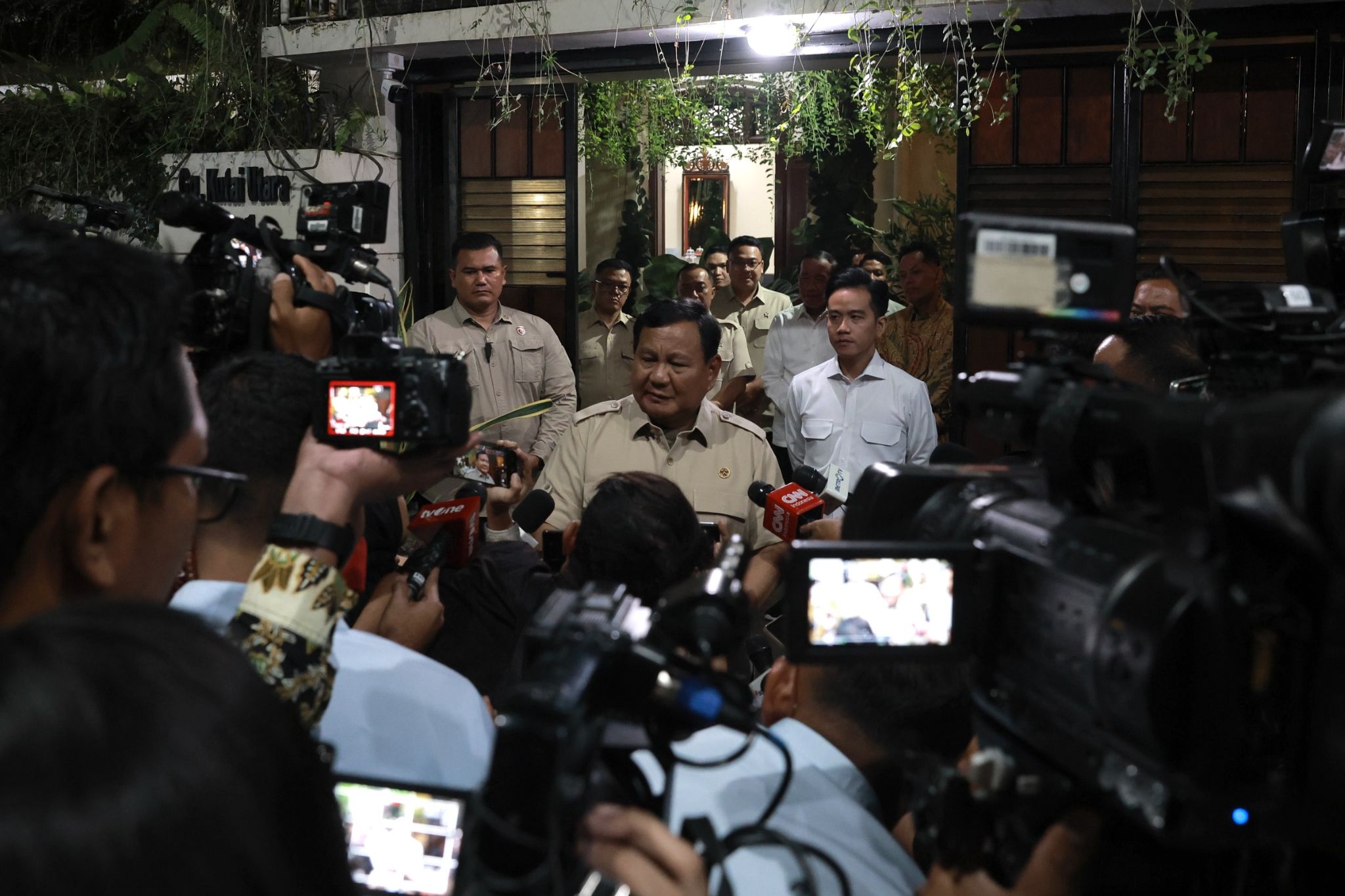 Presiden Prabowo di rumah Jokowi <b>(Dokumentasi Kepresidenan)</b>