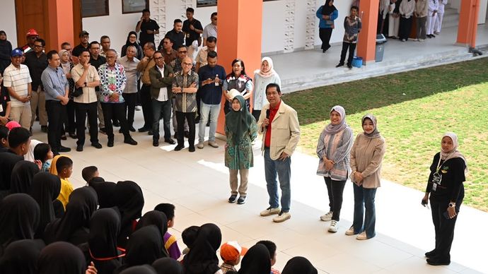 Menteri Keuangan (Menkeu) Purbaya Yudhi Sadewa melakukan kunjungan kerja ke Sekolah Rakyat (SR) Terintegrasi 2 Kota Surabaya yang berlokasi di Kecamatan Bulak, Kota Surabaya, Sabtu 1 Agustus 2026.