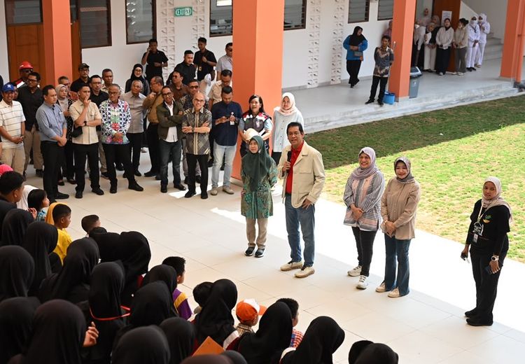 Purbaya Cek Langsung Sekolah Rakyat Surabaya, Pastikan Asrama dan Kelas Layak Guna