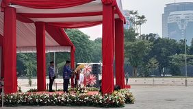 Wakil Gubernur DKI Jakarta, Rano Karno menjadi inspektur upacara bendera peringatan Hari Rapat Raksaksa IKADA ke-80 Tahun 2025 di Lingkungan Pemerintah Provinsi DKI Jakarta, di Plaza Selatan Monumen Nasional, Jakarta Pusat, Jumat, 19 September 2025.