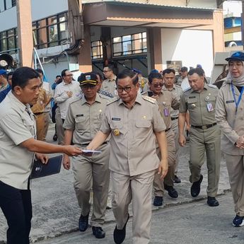 Pramono Segera Perbaiki Pasar Taman Puring yang Terbakar