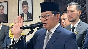 Kondisi Sungai Ciliwung yang dipenuhi lumpur, ilalang, dan sampah hingga menjadi sarang nyamuk viral di media sosial. Menanggapi hal tersebut, Gubernur DKI Jakarta, Pramono Anung menyatakan bahwa viralnya laporan warga justru membantu percepatan pena