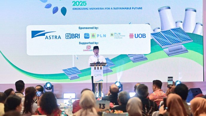 Menteri Desa dan Pembangunan Daerah Tertinggal, Yandri Susanto, di acara Nusantara Energy Forum 2025.