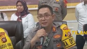 Kepala Kepolisian Resor Gorontalo AKBP Deddy Herman, SIK, MKP meminta ke warga khususnya di wilayah Kabupaten Gorontalo untuk menghentikan, menyebarkan video syur guru dan siswi.