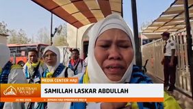 Suasana haru menyelimuti kedatangan jemaah haji Indonesia di Padang Arafah menjelang puncak ibadah haji 2026. Ratusan jemaah dari gelombang pertama mulai menempati tenda-tenda yang telah disiapkan, termasuk kloter SOC 75 dan KJT 34. Di tengah suhu pa