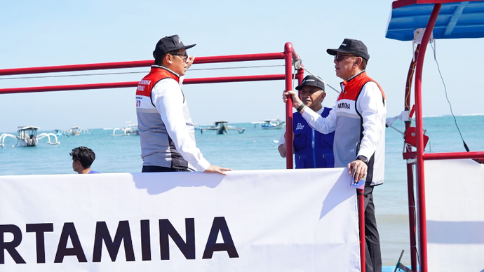 Pertamina Terjunkan Kapal AI Pemburu Sampah Laut di Bali