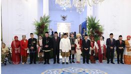Momen Harmonis Prabowo Bareng Gibran, SBY, Jokowi, Try Sutrisno, JK, Boediono dan Istri Gus Dur