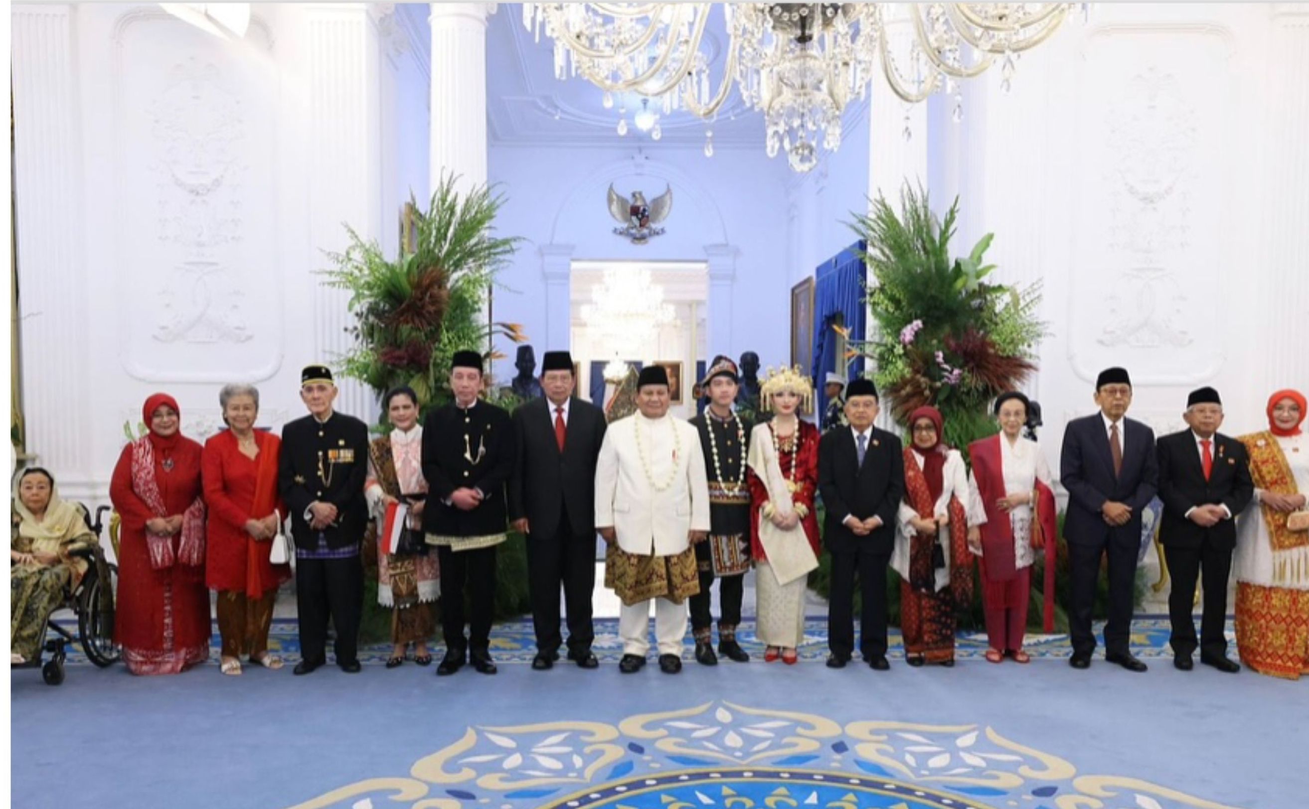 Prabowo foto bersama Presiden dan Wakil Presiden terdahulu <b>(Instagram @prabowo)</b>