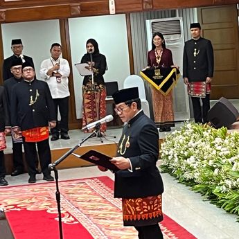 Pramono Lantik 11 Pejabat Pimpinan Tinggi Pratama, Dorong Birokrasi Inklusif dan Profesional