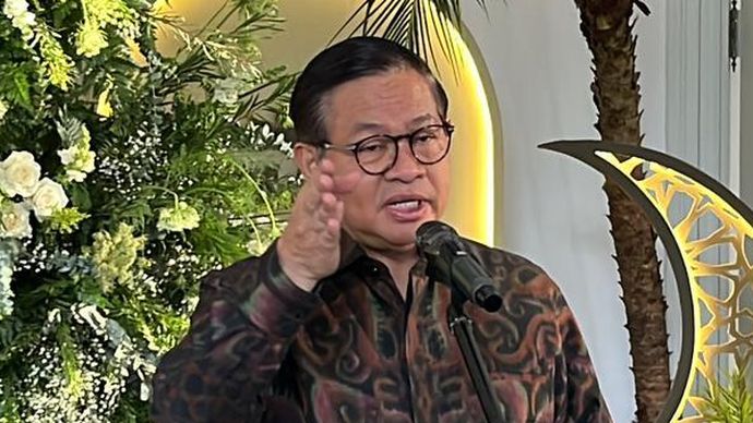 Pramono Anung di Balai Kota DKI Jakarta, Kamis, 9 April 2026.