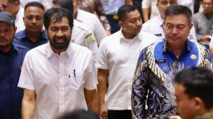 Sekretaris Jenderal Kementerian Dalam Negeri, Komjen Pol Tomsi Tohir bersama Gubernur Aceh