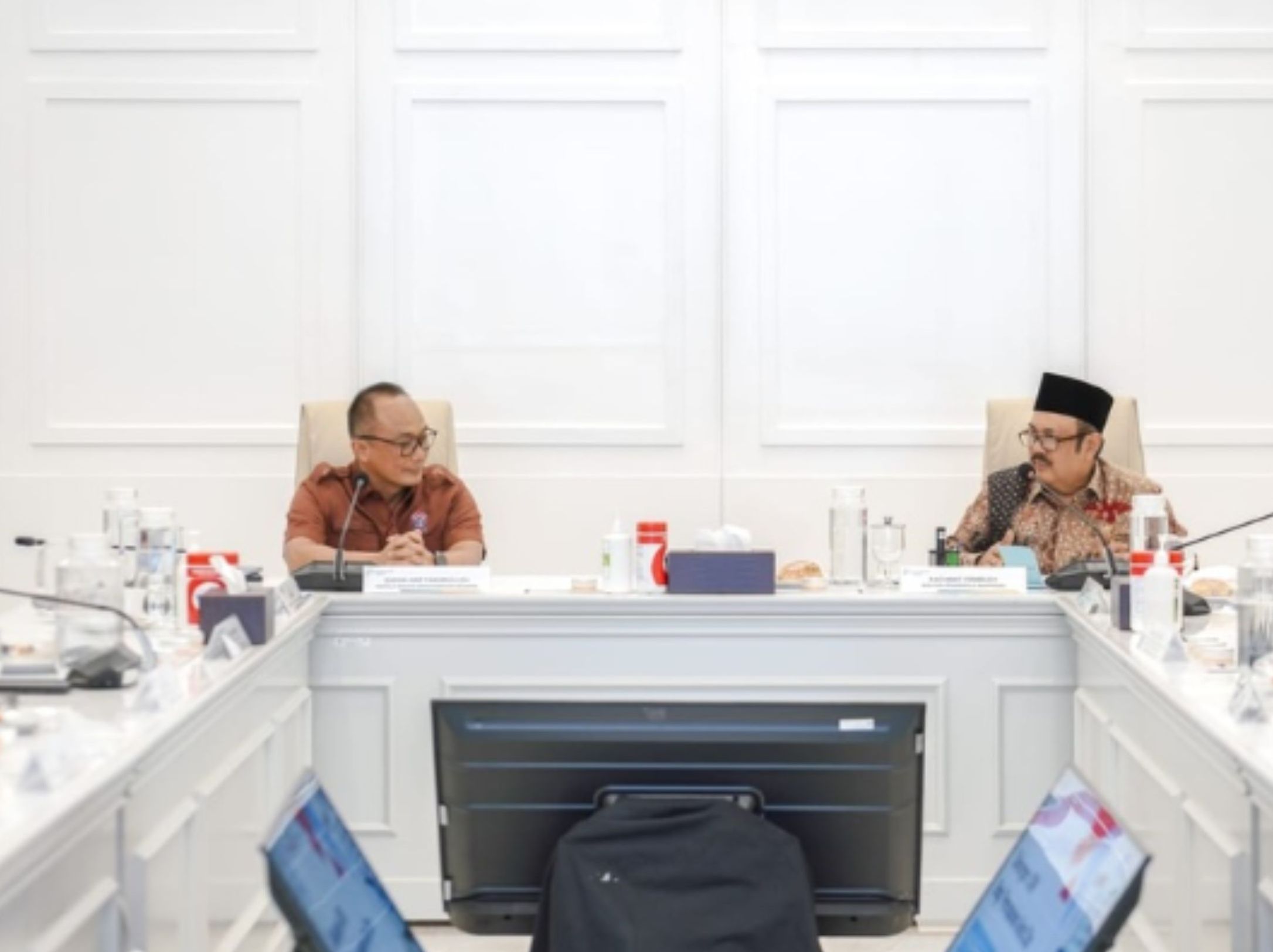 Menteri PPN/Kepala Bappenas, Rachmat Pambudy menerima Kepala Badan Kepegawaian Negara, Prof. Zudan Arif Fakhrulloh <b>(Instagram @rachmatpambudy)</b>
