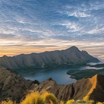 Pendaki dari Jakarta Jatuh ke Jurang 300 Meter di Jurang Gunung Rinjani