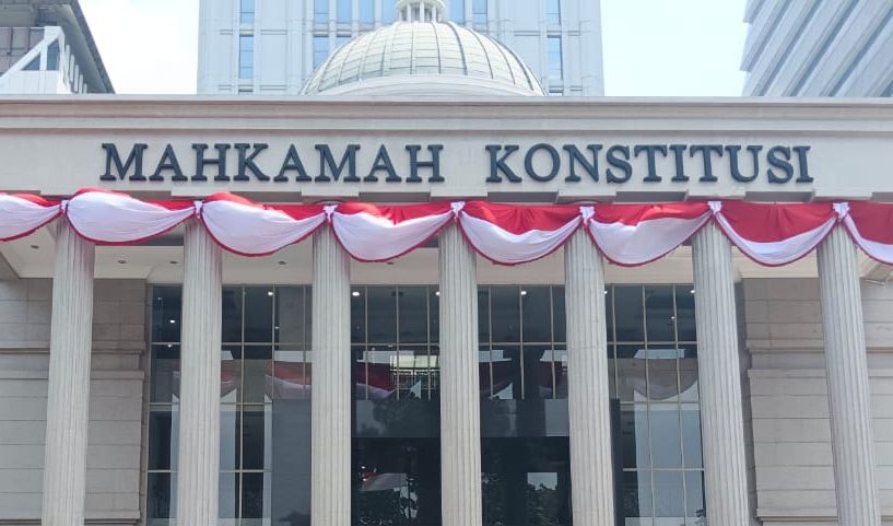 Massa aksi di depan Gedung MK <b>(NTVnews.id / Adiansyah)</b>